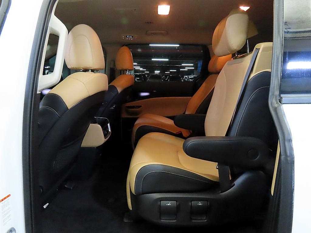 KIA Carnival - Vista 7