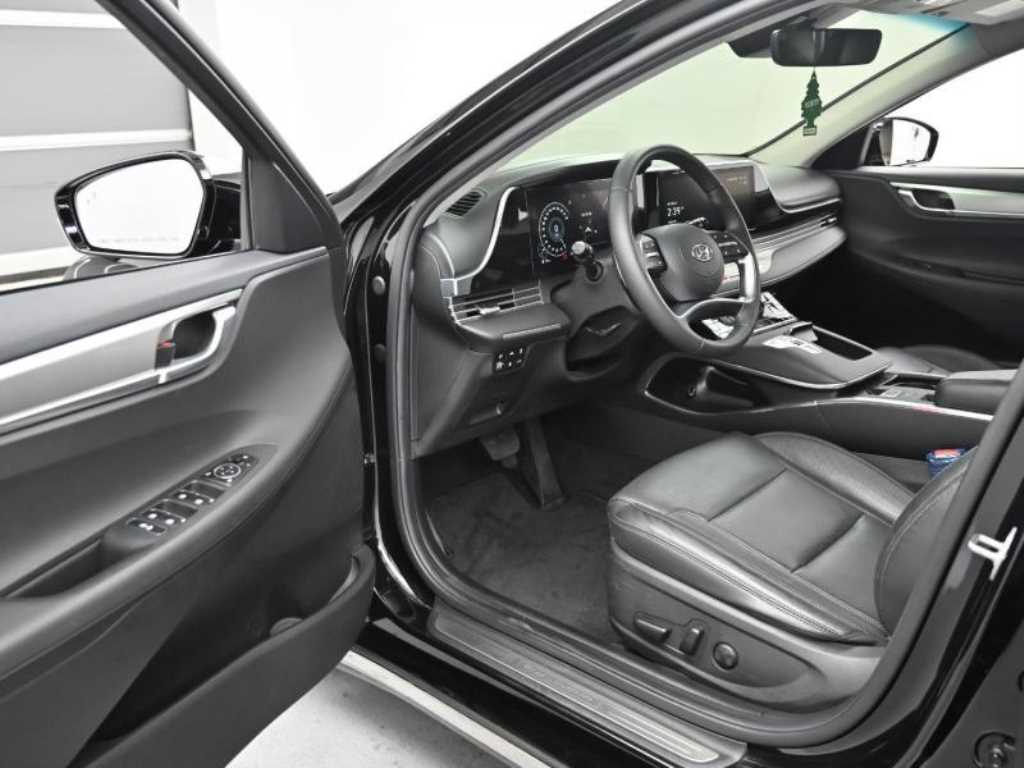 HYUNDAI Grandeur - Vista 11