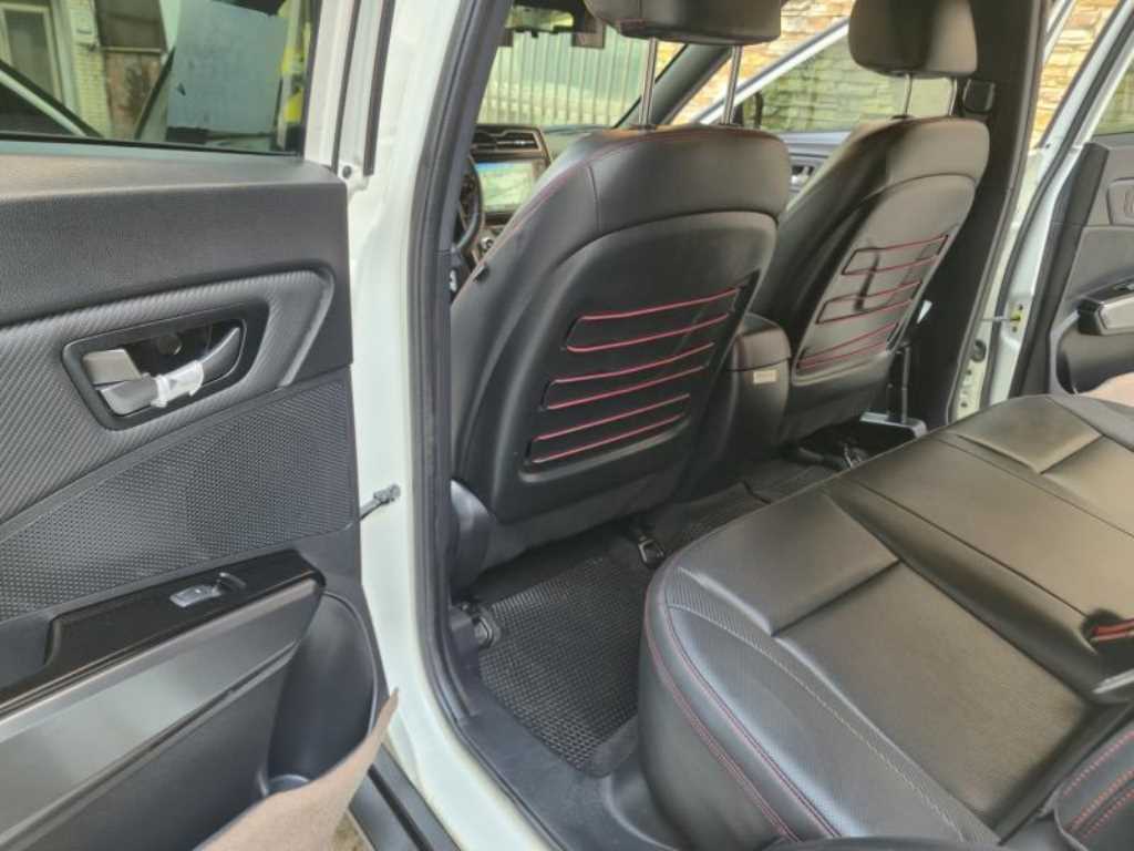 Ssangyong Tivoli - Vista 10