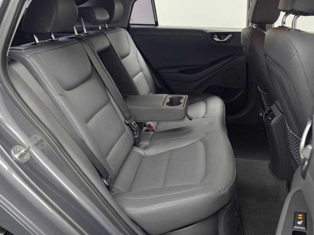 HYUNDAI Ioniq - Vista 12