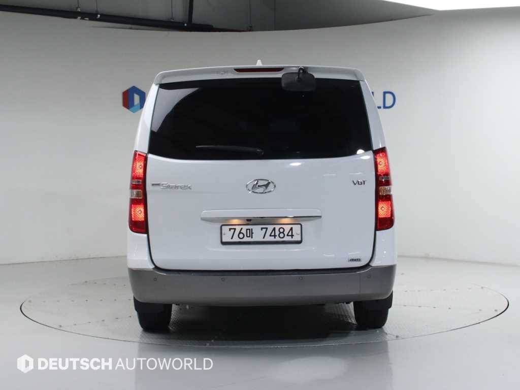 HYUNDAI Starex - Vista 4