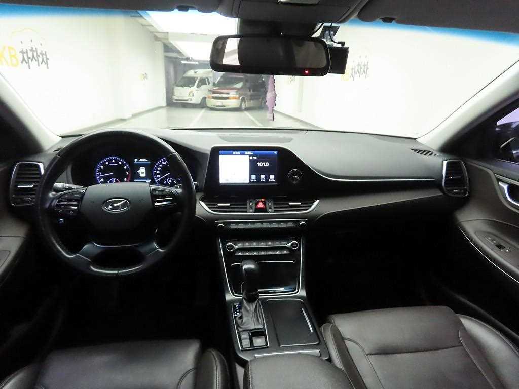 HYUNDAI Grandeur - Vista 6