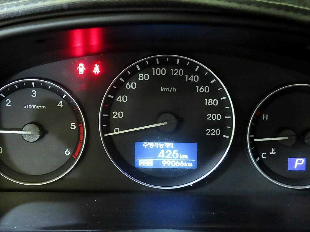 HYUNDAI Starex - Vista 9