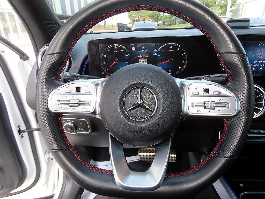 Mercedes Benz GLB Class - Vista 9