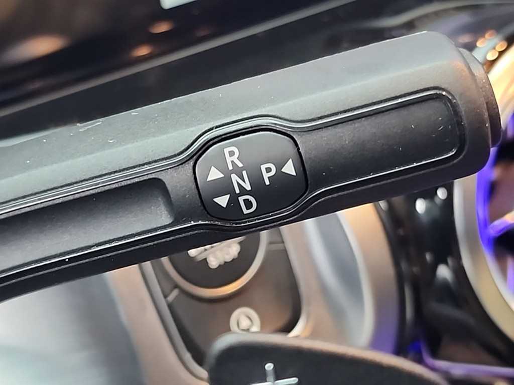 Mercedes Benz GLB Class - Vista 8