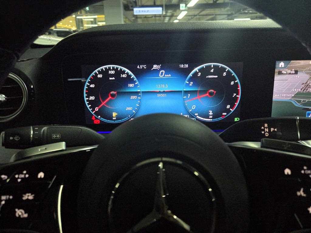 Mercedes Benz E class - Vista 6