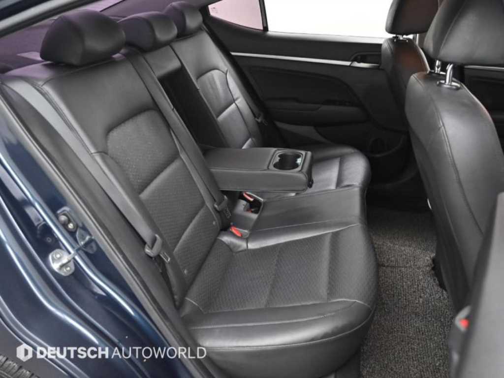 HYUNDAI Avante - Vista 7