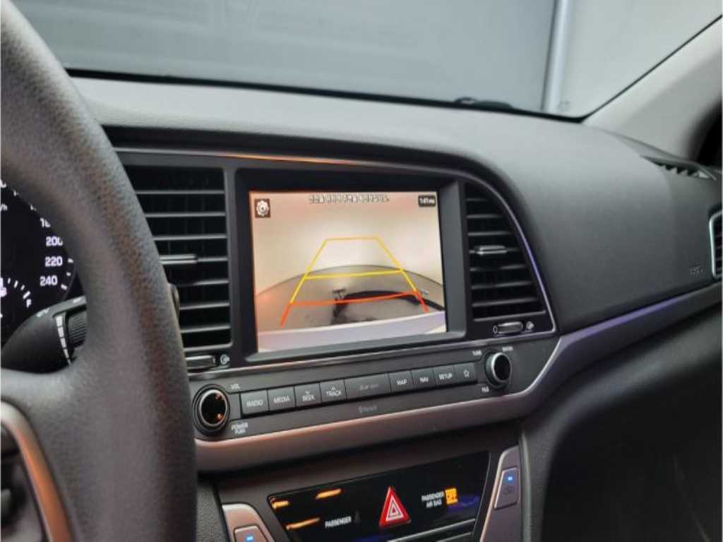 HYUNDAI Avante - Vista 12