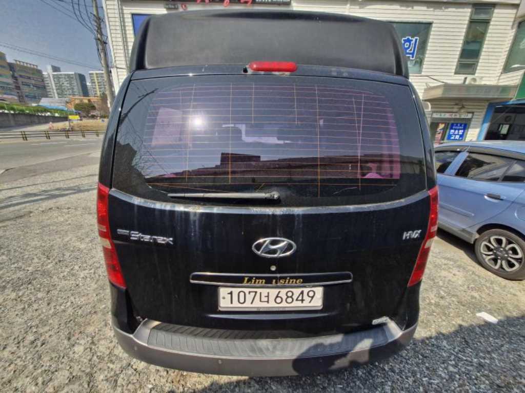 HYUNDAI Starex - Vista 2
