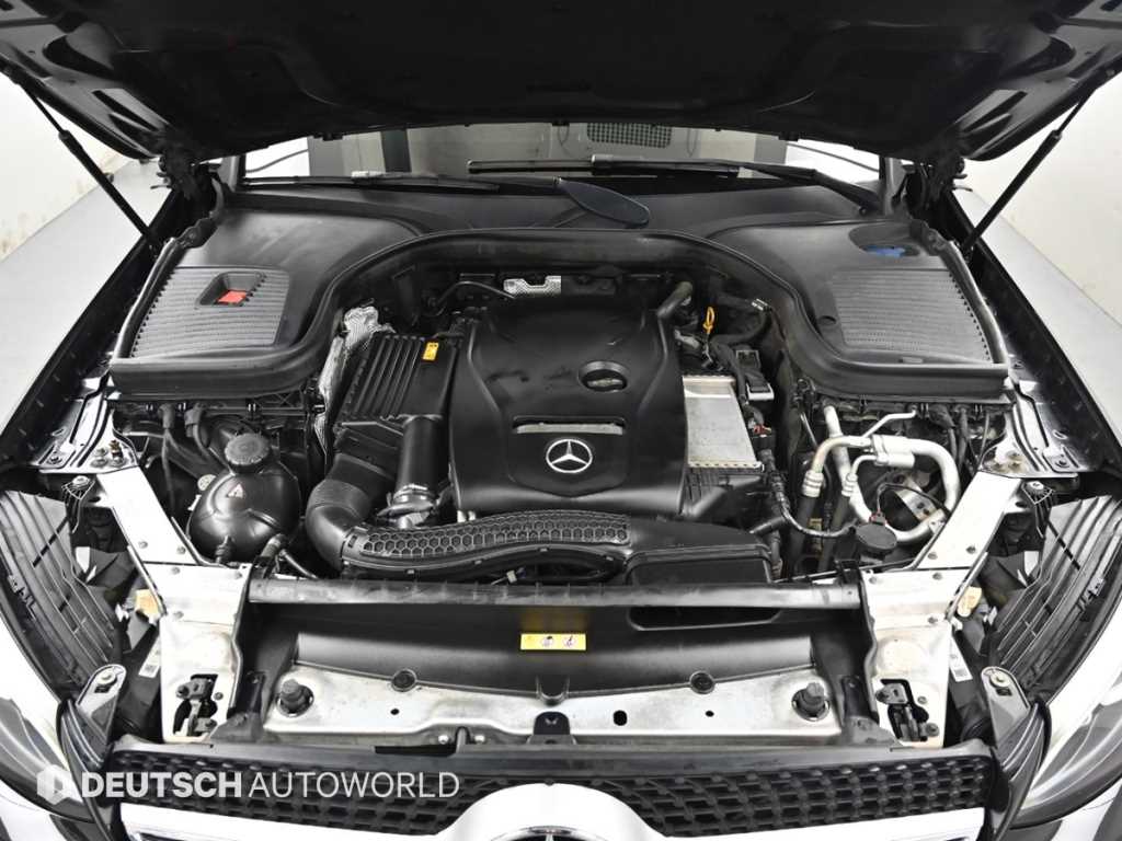 Mercedes Benz GLC Class - Vista 6