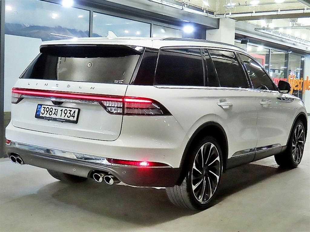 Lincoln Aviator - Vista 4