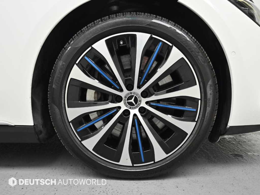 Mercedes Benz EQE - Vista 5