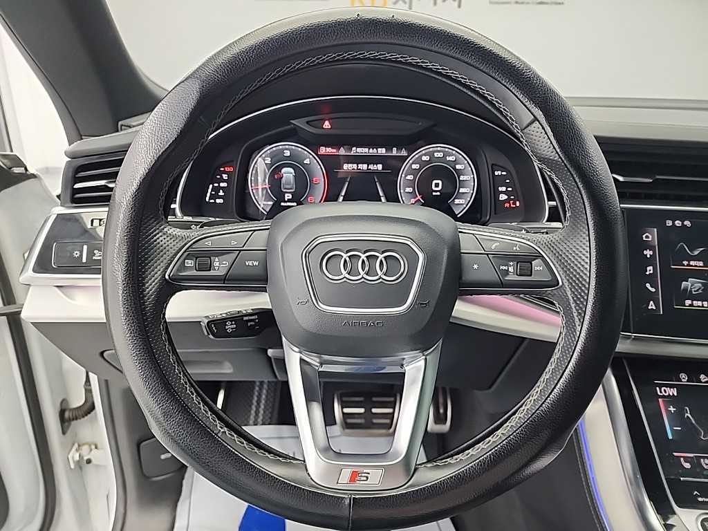 Audi Q8 - Vista 9