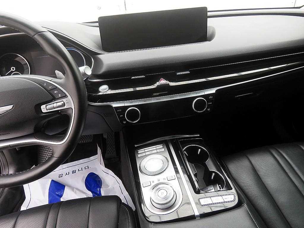 Genesis G80 - Vista 10