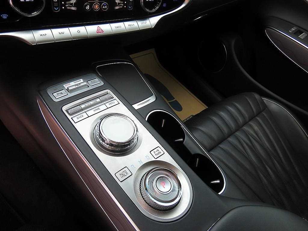 Genesis GV70 - Vista 11