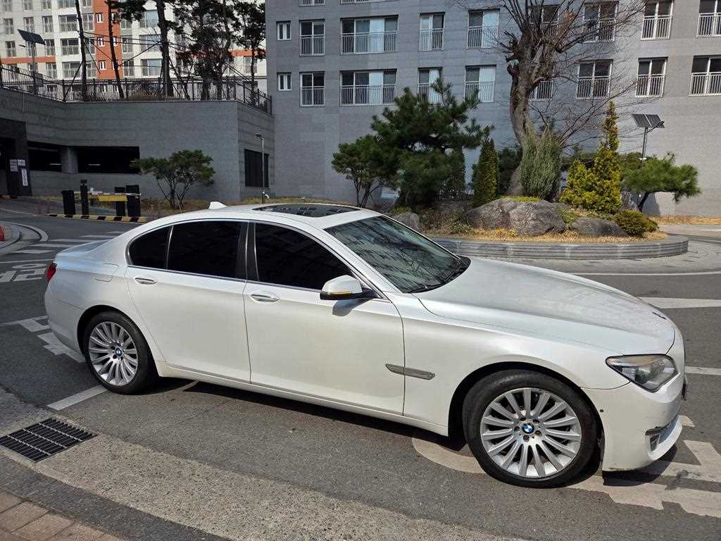 BMW 7 Series - Vista 4