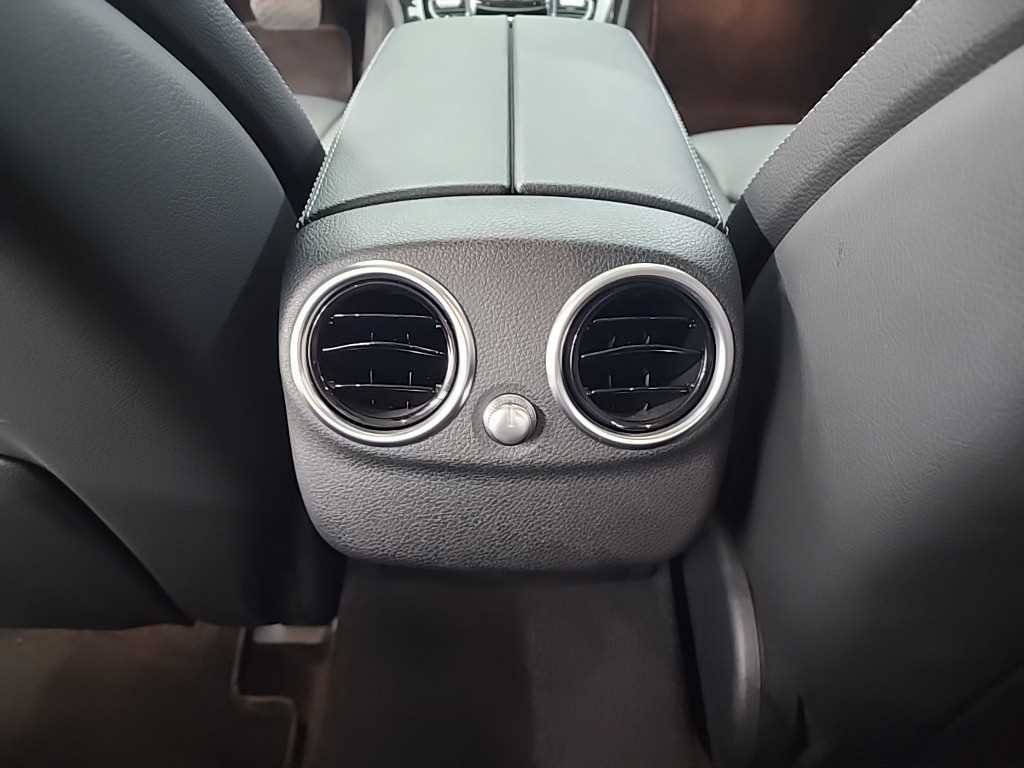 Mercedes Benz C Class 2017 Blanco - Importación desde Corea - HF Imports Iquique - Foto 13