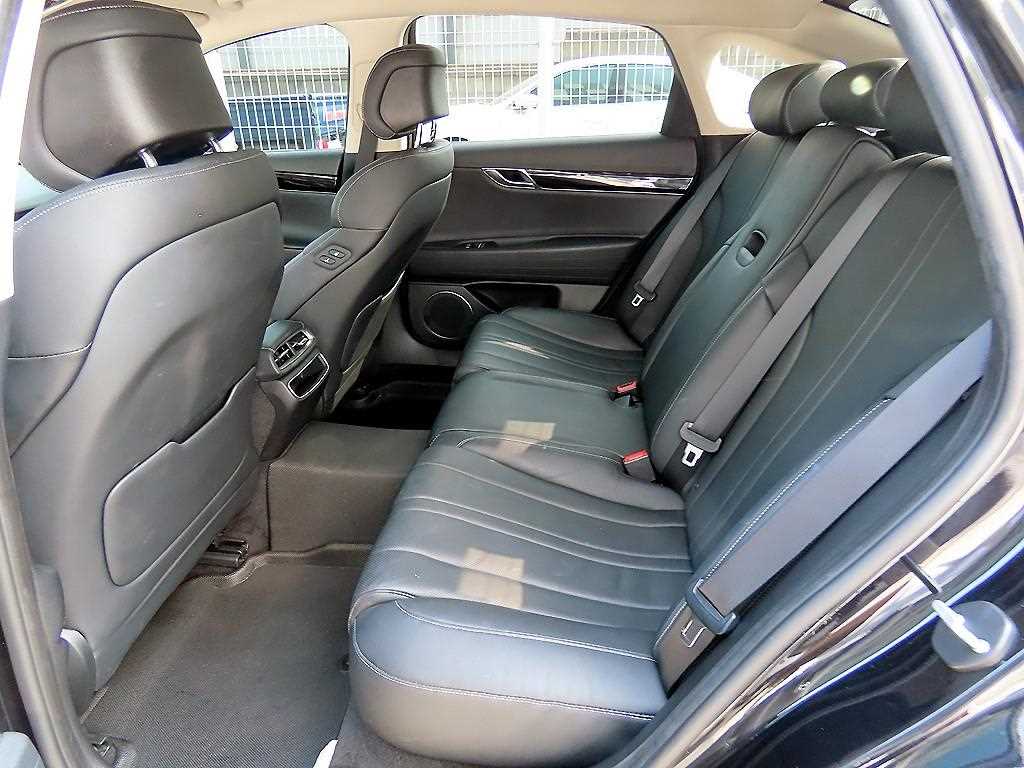 Genesis G80 - Vista 6