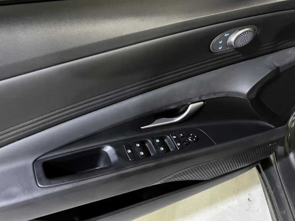 HYUNDAI Avante - Vista 7