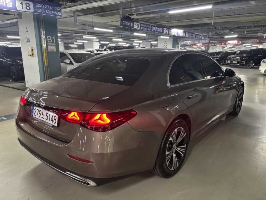 Mercedes Benz E class - Vista 5