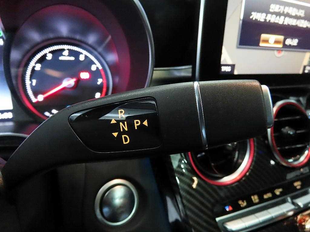 Mercedes Benz GLC Class - Vista 12