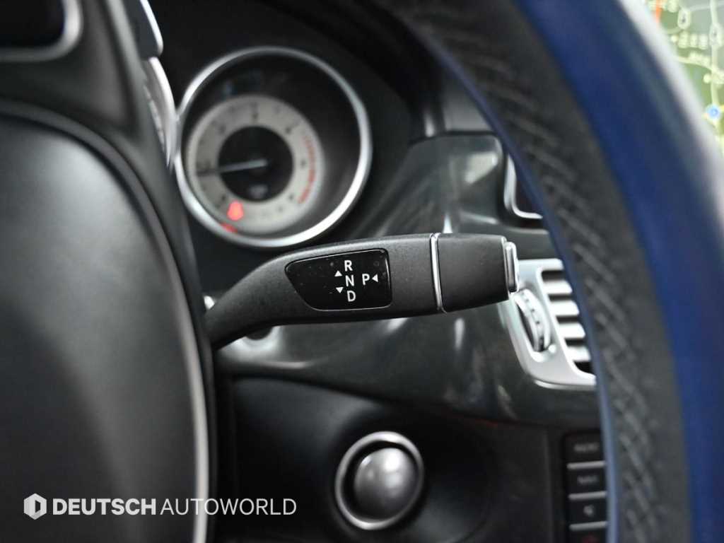 Mercedes Benz CLS Class - Vista 9