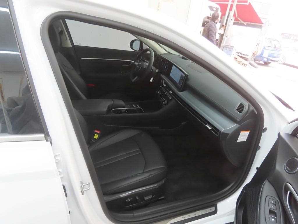 HYUNDAI Sonata - Vista 8