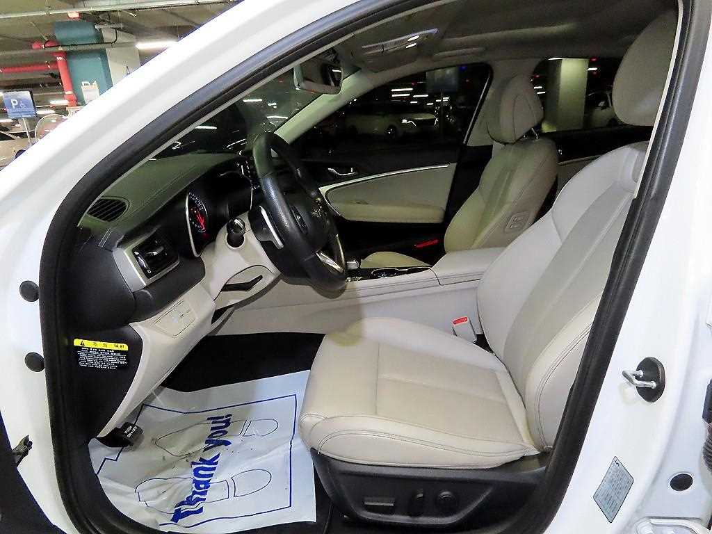 Genesis G70 - Vista 6