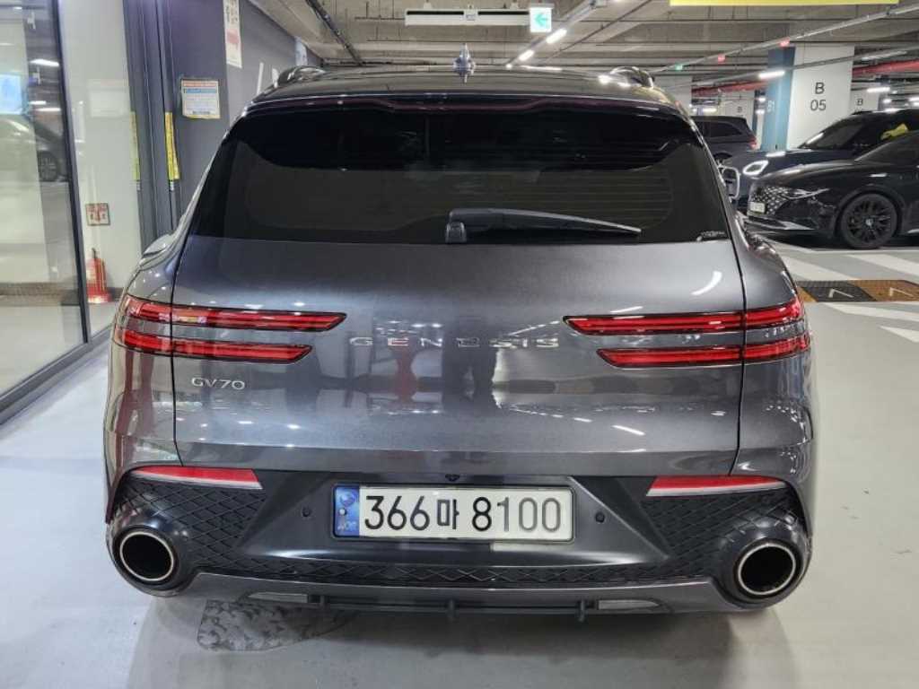 Genesis GV70 - Vista 5