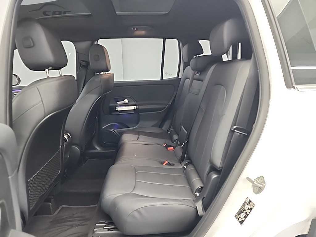 Mercedes Benz GLB Class - Vista 12