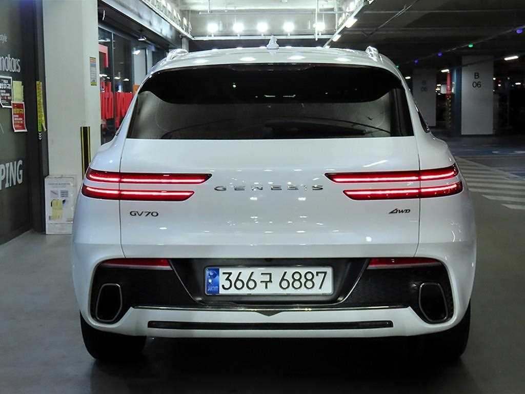 Genesis GV70 - Vista 6