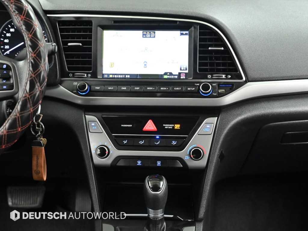 HYUNDAI Avante 2018 Blanco - Importación desde Corea - HF Imports Iquique - Foto 14