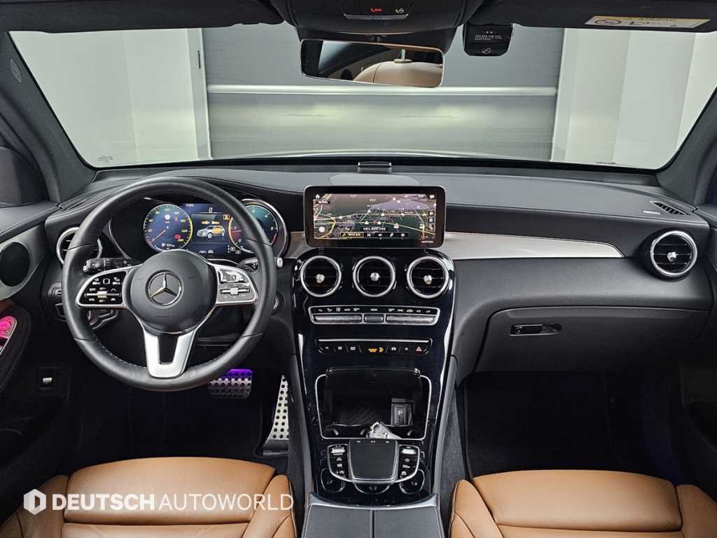 Mercedes Benz GLC Class - Vista 7