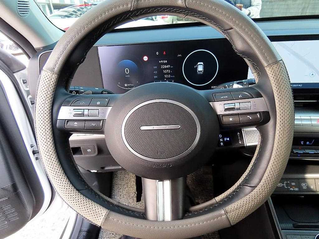 HYUNDAI Kona - Vista 8