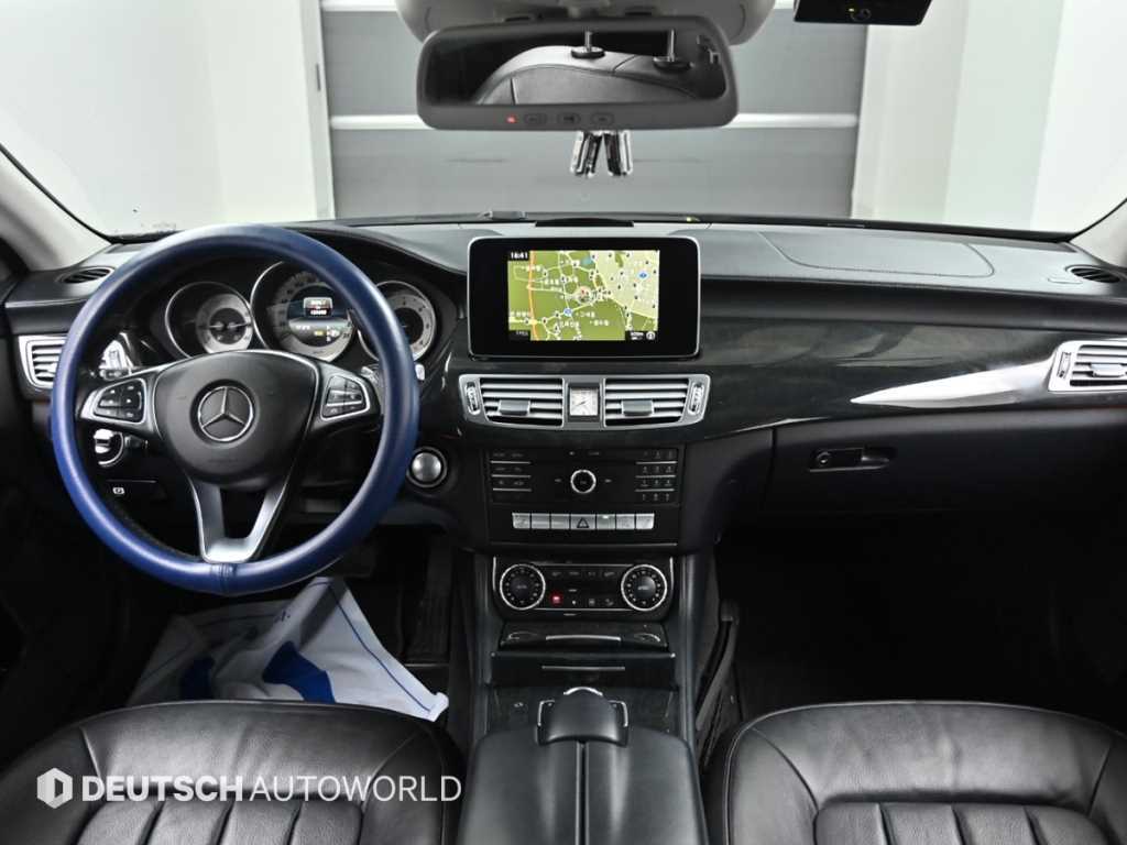 Mercedes Benz CLS Class - Vista 7