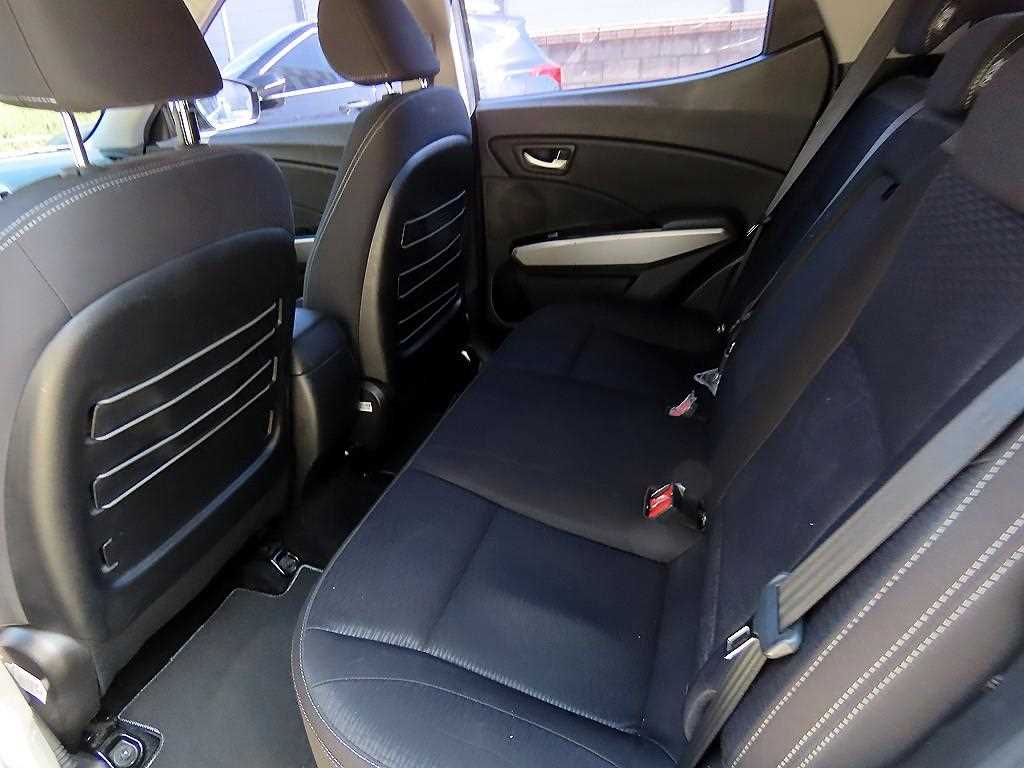 Ssangyong Tivoli - Vista 6