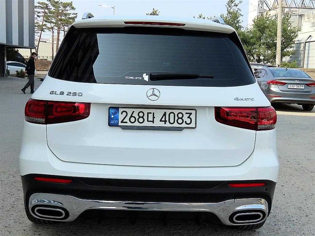 Mercedes Benz GLB Class - Vista 5
