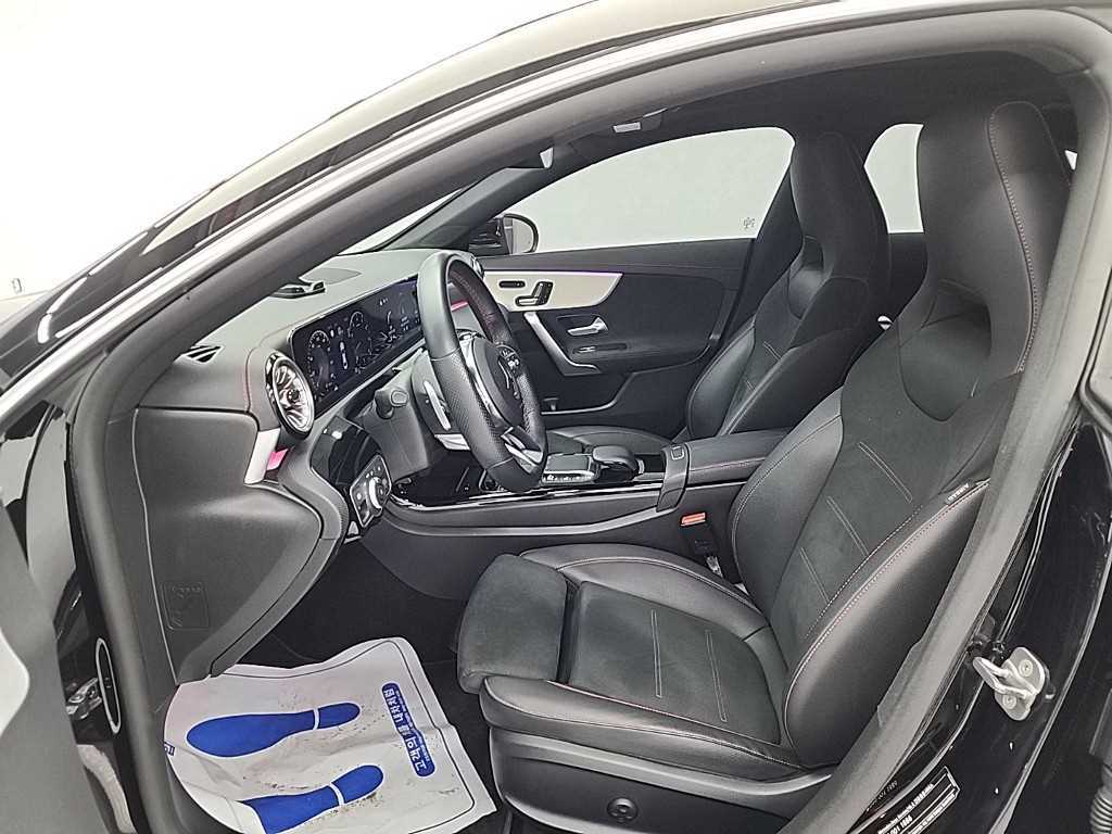 Mercedes Benz CLA Class - Vista 11