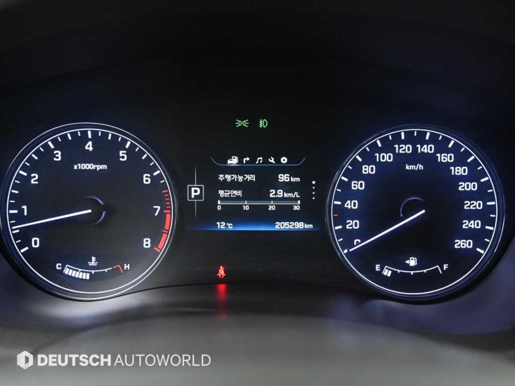 HYUNDAI Genesis - Vista 5