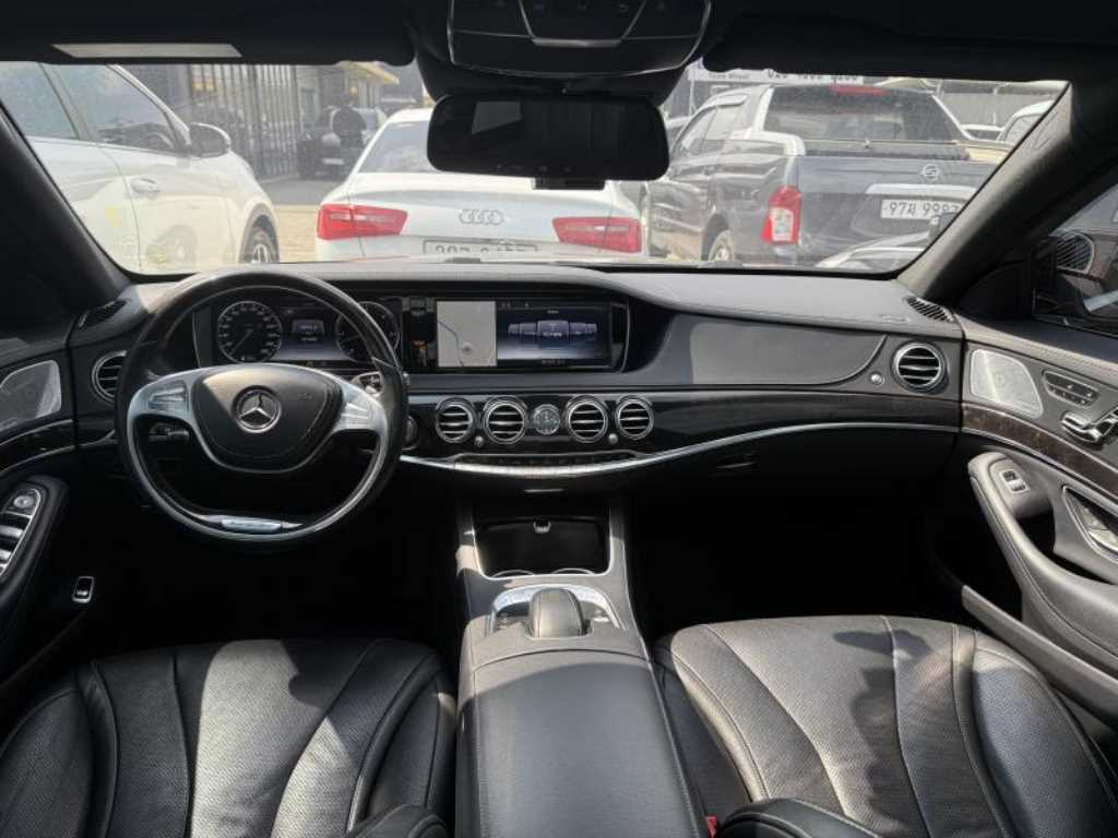 Mercedes Benz S Class - Vista 5