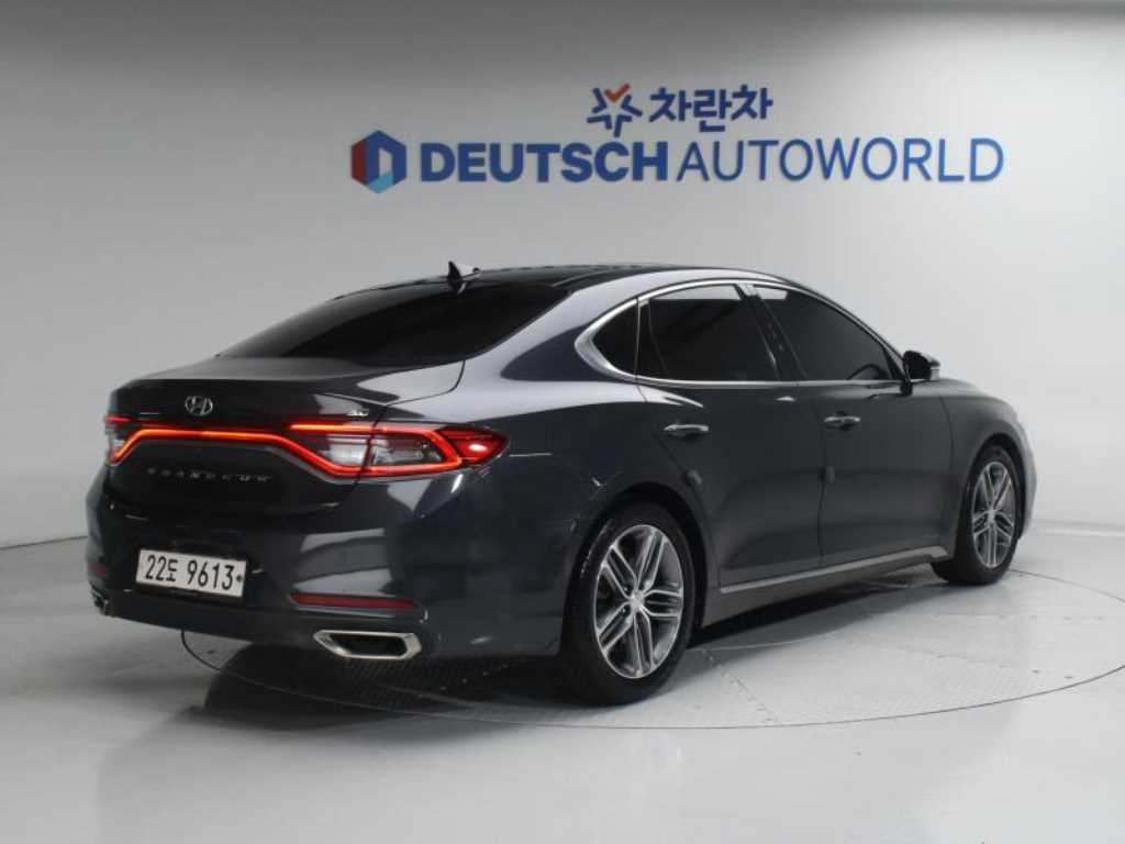 HYUNDAI Grandeur - Vista 2