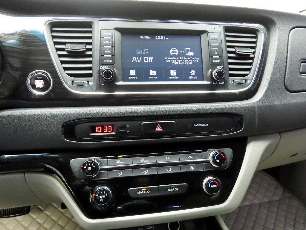 KIA Carnival - Vista 9