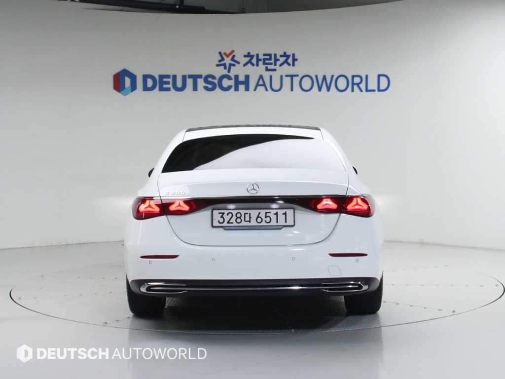 Mercedes Benz E class - Vista 4