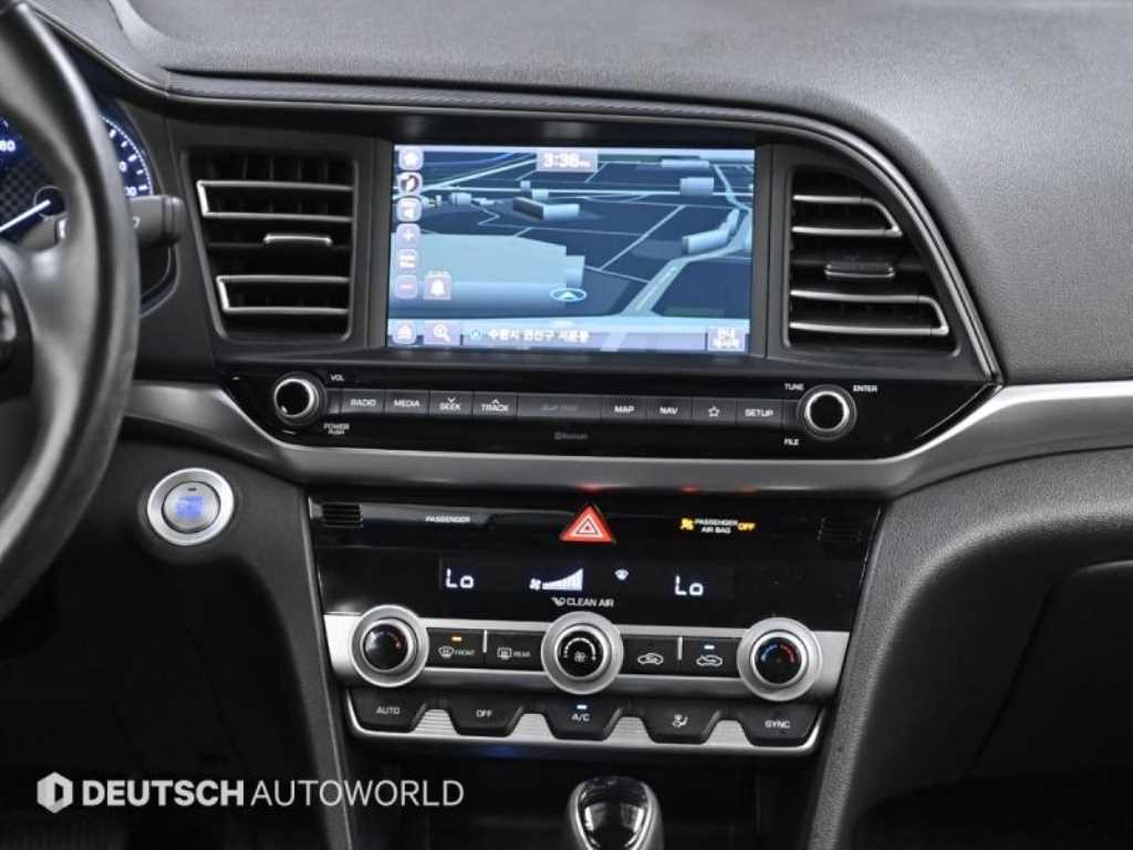 HYUNDAI Avante - Vista 11