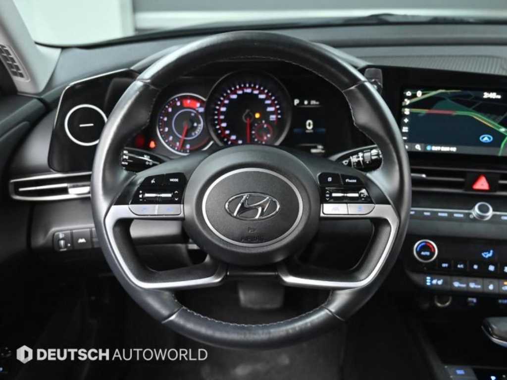 HYUNDAI Avante - Vista 12