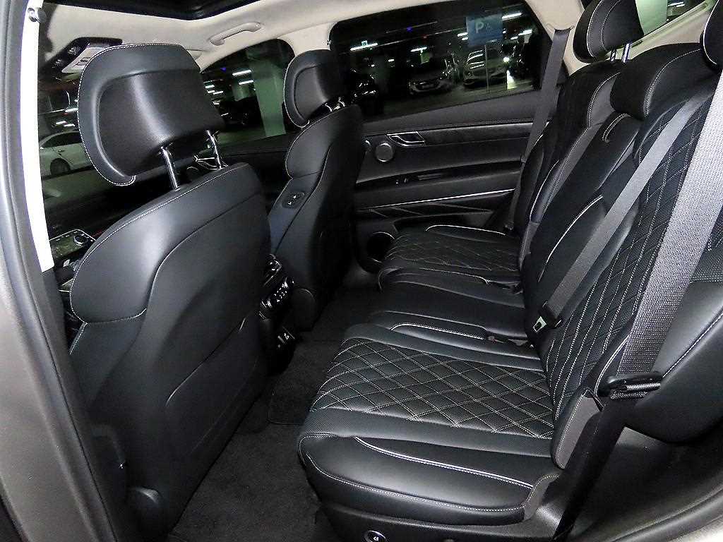 Genesis GV80 - Vista 7