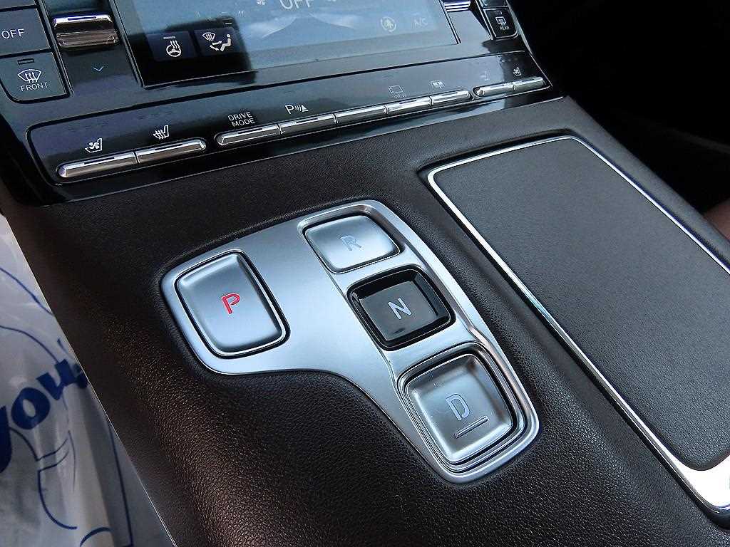 HYUNDAI Grandeur - Vista 11