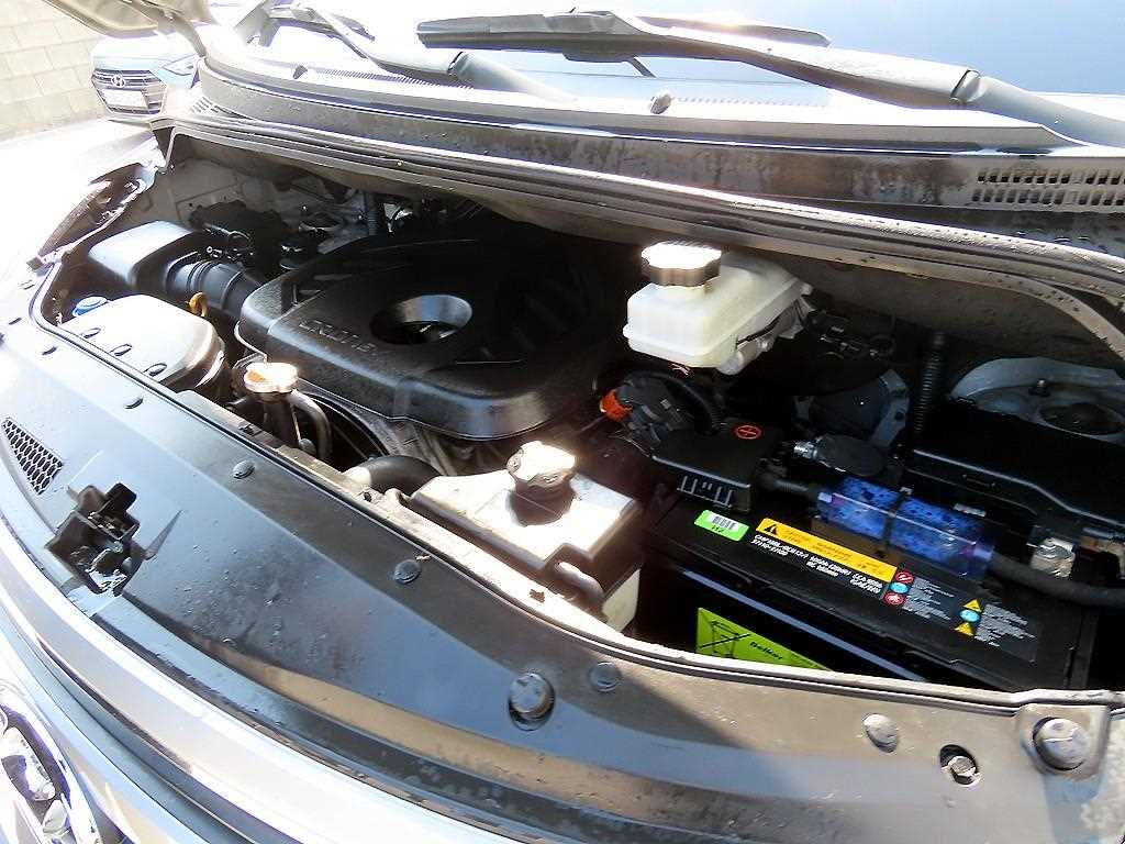 HYUNDAI Starex 2018 Gris - Importación desde Corea - HF Imports Iquique - Foto 19