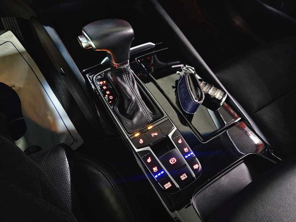 KIA K7 - Vista 12