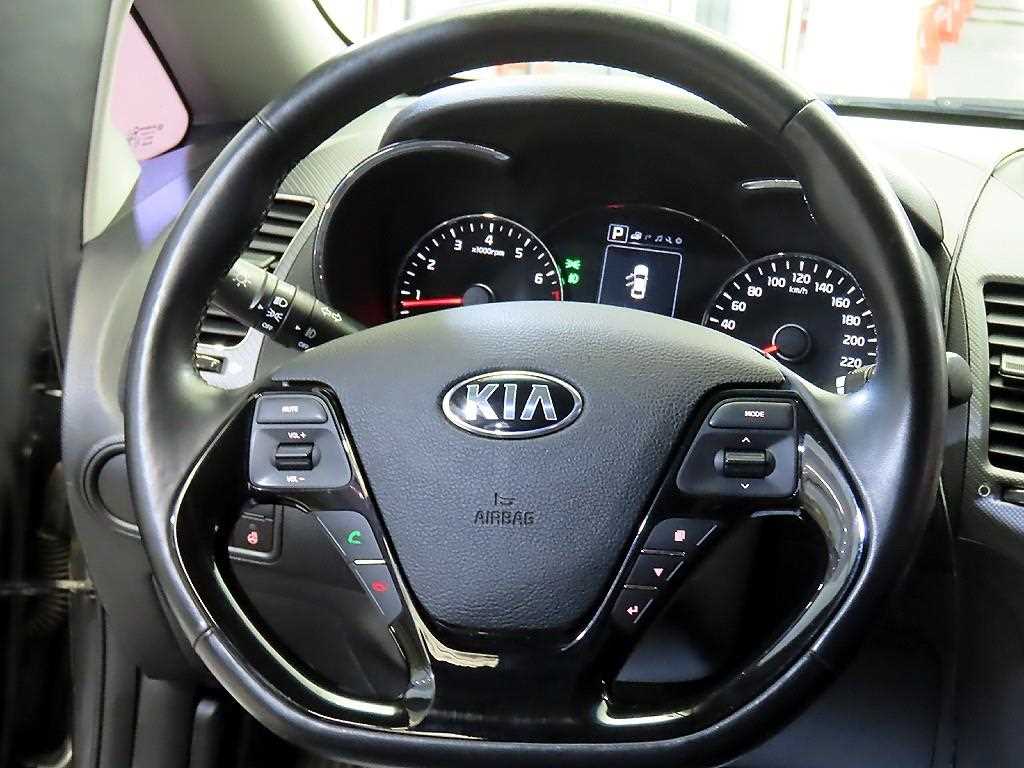 KIA K3 - Vista 8